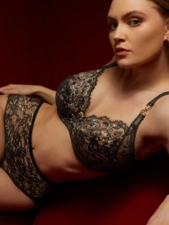 PrimaDonna Arau Full Cup Bra -PRIMADONNA Shop 0163290FullCupBraBlackFrontLifestyle2