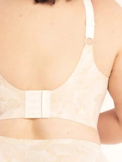 Evelyn & Bobbie Beyond Bra -PRIMADONNA Shop EvelynandBobbieBeyondBraChampagneGinkgoBackDetail