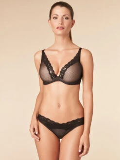 Passionata Brooklyn Plunge Bra -PRIMADONNA Shop Passionata Brooklyn Plunge Bra S 3 38499119 df7b 4c36 a5d8 f96207672100