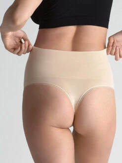 Yummie Seamless Shaping Thong 7 Yummie Seamless Shaping Thong -PRIMADONNA Shop Yummie Seamless Shaping Thong S 3 18464006 a902 421b a1b6 a102281ceeee