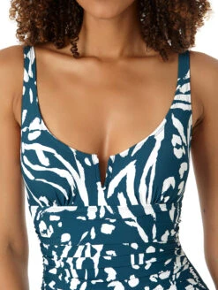 Anne Cole V-Wire One Piece Swimsuit -PRIMADONNA Shop 23MO07057AnneColeVWireOnePieceJungleFeverFrontCloseUpEdit